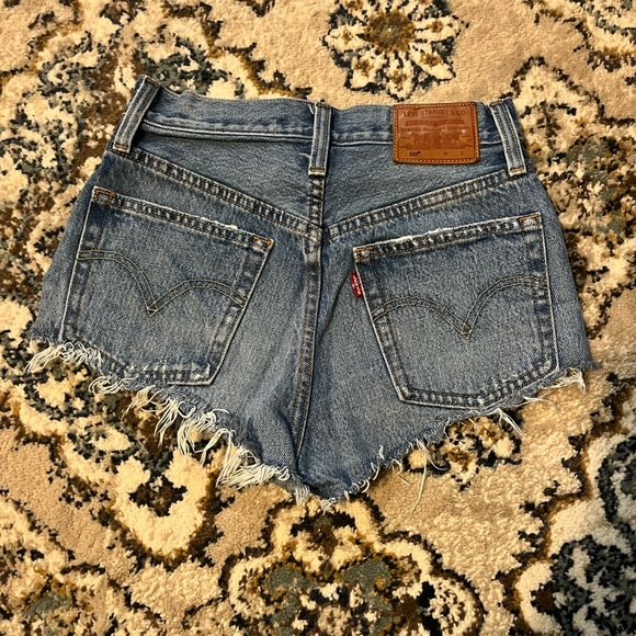 Levi’s 501 high rise jean shorts size 24 - Picture 2 of 3